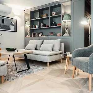 8th Hill Apartment