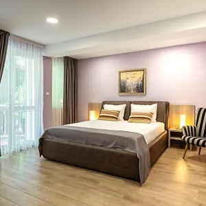Cityscape Luxury Apartment