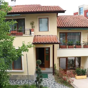 https://urban-house.sofiahotelsbg.com